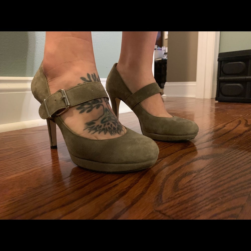 Grey Gianni Bini heels